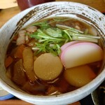 Kissou Higashiarai Ten - 具沢山けんちん蕎麦の単品1100円(税込)
                        具材たっぷり食べ応えありましたが価格を考慮するとコスパは良くないかな、あと温度がもう少し高いと嬉しい。
                        やはり此方ではセットや御膳メニューの方がお得ですね！