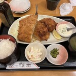 Sakanaya Dojo Uosen Suisan Sugamoekimaeten - よくばりフライ定食