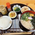 Michi no Eki Shinyoshitomi Iseki Mae - うどんおにぎりセット600円