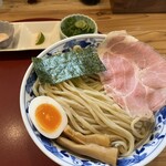 Oumi Tsukemen Kinari Hanare - 平打ち麺のつけ麵