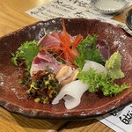 Sakaba Ikkomakko - お造り盛り合わせは地元のお魚を
                        新鮮で美味しくいただけます✨✨✨