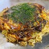 Okonomiyaki Ikkyu - 肉玉そば(税込800円)
                ・蒸し中太麺(升萬食品)
                ・ミツワソース(穏やかな甘みと旨み)
                ・焼き方:ペッタンコに押さえる。
                ・焼き上がりの形:整った円形
                ・鉄板またはお皿で食べるのがスタンダード