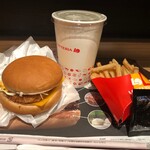 Lotteria Shinjuku Chuo Dori Ten - 