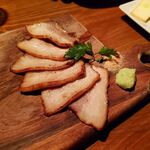 燻製専門店 燻煙SmokeDining - 燻製三元豚のベーコン