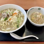 日高屋 - 半チャーハン餃子セット(野菜タンメン)990円(税込)