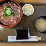 Kani Kani Kan Uosui - ネギトロ丼