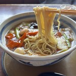 Sanpou Tei Nagaoka Shibikkukoa Ten - 細麺です