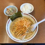 うまみそラーメン - 料理写真: