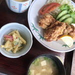 うめのやれすとらん - 鶏の唐揚げ