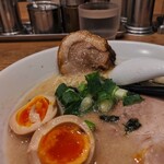 Ramen Senmon Ten Ogawa Takahata Fudo Ten - 味玉Wちゃーしゅー麺1,020円味玉パッカーん