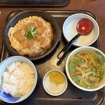 Mugi no Sato Koriyama Choja Ten - ひれかつ煮膳　(小うどん付)