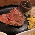 Steak Tei Shinbashi Ten - 肩ロースのステーキ