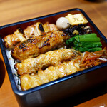 Torigen Jinbocho Ten - 特選 焼鳥重　¥1,380（税込）