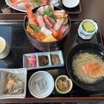 Oshokuji Dokoro Kaniya Heda Honten - 大漁海鮮丼　2,750円