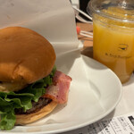 the 3rd Burger Yaezu Chikagai Ten - ベーコンエッグバーガーとオレンジジュースS