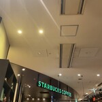 Starbucks Coffee Tsutaya Yokohama Minatomirai Store - 