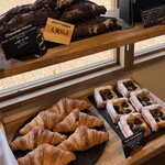 Manhattan Bakery&Wine Bar - パン