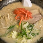 楽勝ラーメン - 紅生姜多めに乗せます