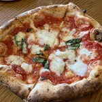 PIZZERIA CON CUORE - マルゲリータ