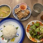 Thai Yatai Sakaba Gamurandii Kitte Hakata Ten - カオゲーン　1000円