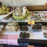 Tonkatsu no Kadoya Suwa Ekimae Ten - 惣菜はお肉屋さん　本店かどやの品