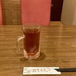 Yushoku Bouya Utazu Ten - 温かい烏龍茶が提供される