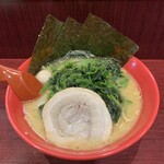 yokohamaiekeiramen akaya Arai Yakushi Sen Ten - ほうれん草をトッピングしたラーメン('24/02/09)