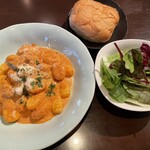 トムズ - 料理写真: