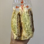 Sandwich Cafe Amami - クセになるチキンカツ。カレー風味が最高！