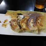 Chinese Gyoza Yatai - 餃子(367円、１個食べた後)