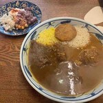 カレー処 琥珀荘 - 二種盛り(チキン、マトンの黒コショウ煮込み)