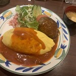 Hokkyokusei Kitahama Ten - ハンバーグセットのフルオムライス(通常ハーフ)。