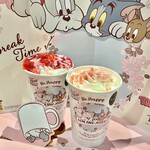 Tully's Coffee Perie Chiba Ten - どちらも別に桜の味はしません。いちご味？