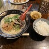 豚骨ラーメン 銀水 - 料理写真:替え玉4点セット（銀水らーめん、ご飯、カレー肉）