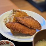 かまえ食堂 丼どん - 地物フライ（どんどん定食）