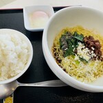 Restaurant Fu - ランチセットの汁なし担々麺(1玉L)とライス