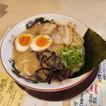 Hakata Men Doraku - とんこつラーメン