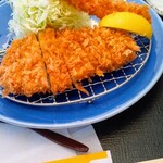 かつ雅 - ロースカツは臭みや筋も゙無く丁度良い厚さです〜♥