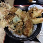 丼屋 さかぐち -  他所じゃ天丼だけでも1000円じゃ食べれない