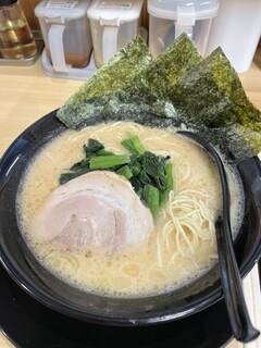 Yokohama Iekei Ramen Ryomaya Yanagawa Ten - 