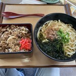 Lake Forest Resort The Century Course Restaurant - 牛肉重とうどんセット