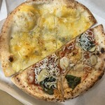 Pizza ora Ryogoku Ten - 帰宅後2種類を1枚で撮影