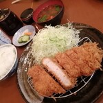 いし井 - 料理写真:ロースかつ定食♪