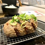 極味や - 表面だけ焼かれていて、中は生