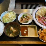 焼肉一番館 - 料理写真:Sランチ(ロース カルビ)＝1000円