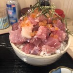 Gyoshouya Kanda Honten - たっぷり海鮮みぞれどーん(丼)のアップ