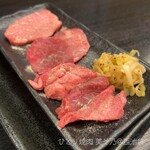 Hitori Yakiniku Misono - タン全部盛り