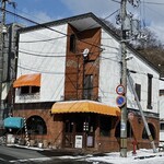 Cafe Eikoku Kan - 店舗前