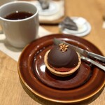 Cafe＆Meal MUJI Nagoya Meitetsu Hyakkaten - チョコレートとフランボワーズムースのタルト、紅茶ホット