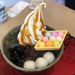 あんみつさん - 黒蜜ではなくカラメルソースをトローリ